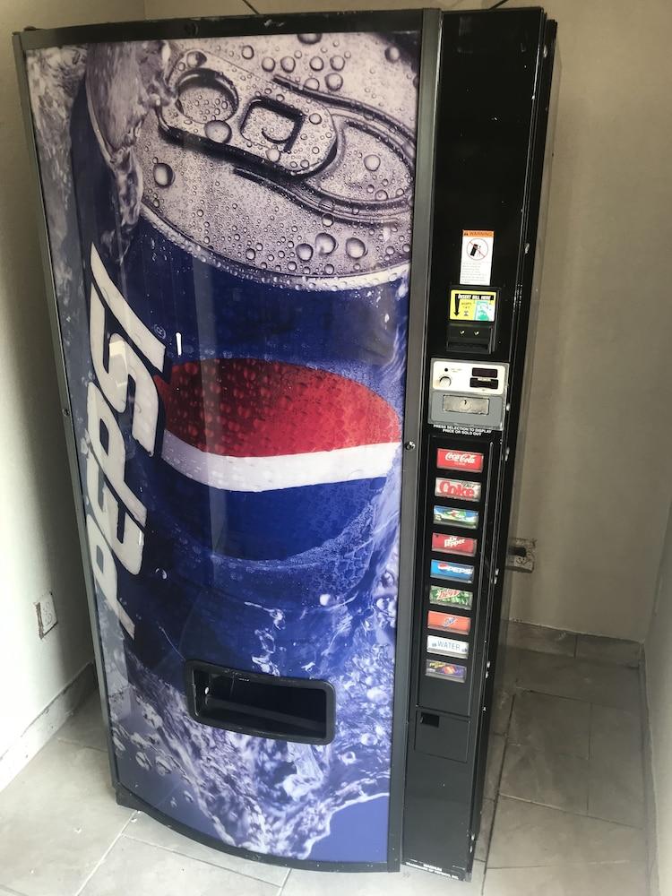 科西卡纳温德姆速8酒店 外观 照片